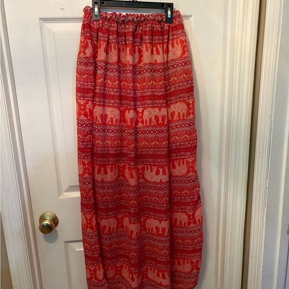 Dresses & Skirts - Red Elephant Print Maxi Skirt‎
